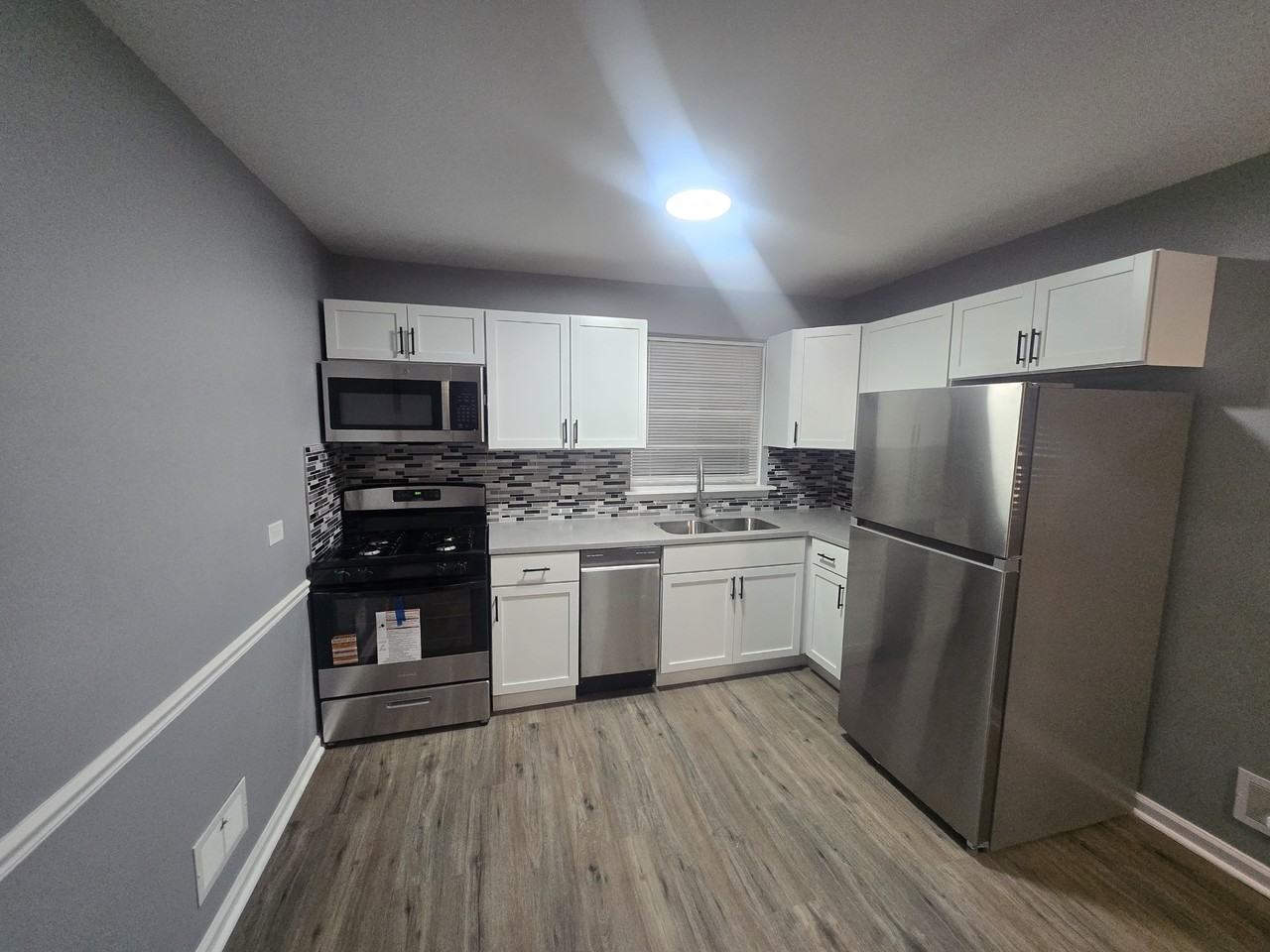 70 N Laverne Ave #1 - Photo 5 of 16