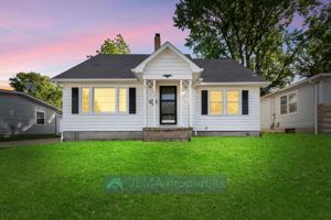 featured image of 503 E 8th St #1