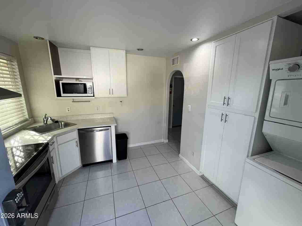 4112 W Hearn Rd - Photo 5 of 13