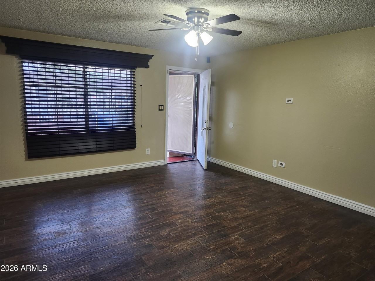 5025 W Vernon Ave - Photo 4 of 20