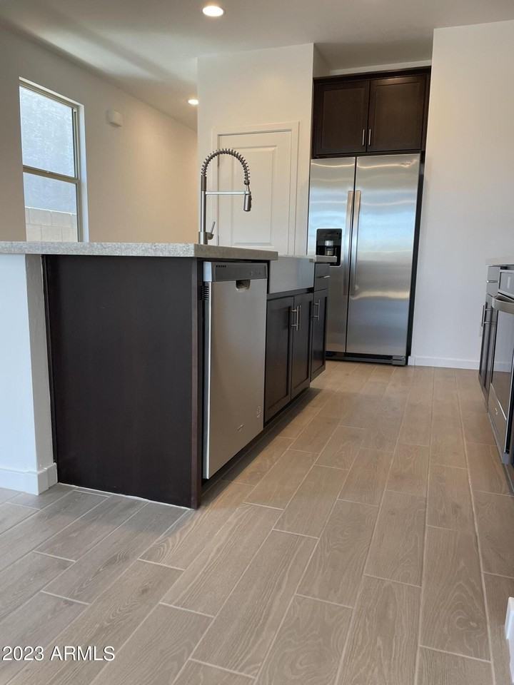 4461 W Samantha Way - Photo 6 of 36