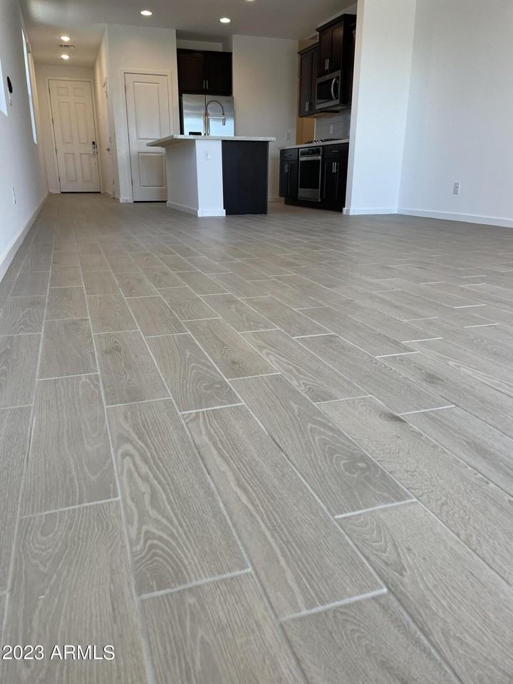 4461 W Samantha Way - Photo 7 of 36