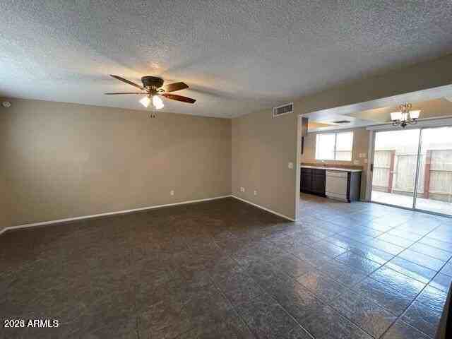 10411 N 11th Ave Apt 2 #2 - Photo 3 of 8