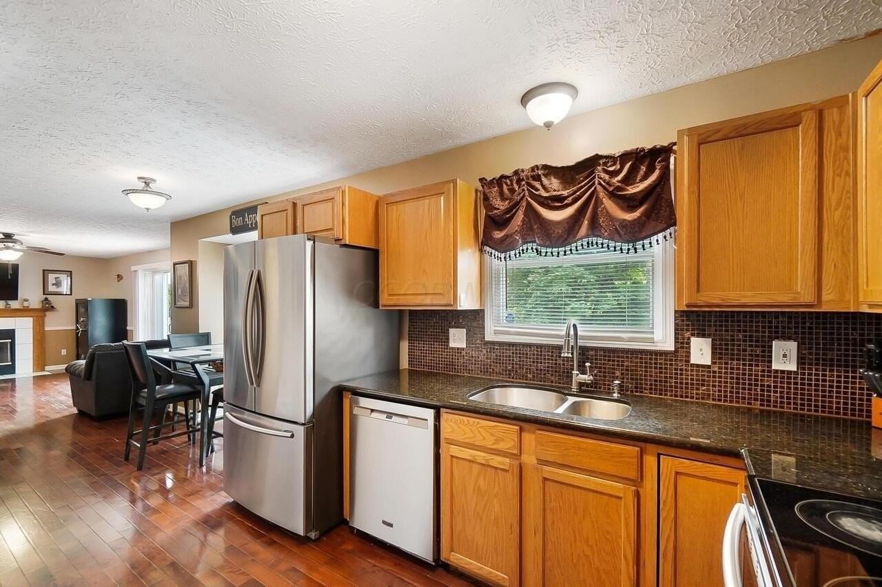 5710 English Rose Dr - Photo 4 of 25