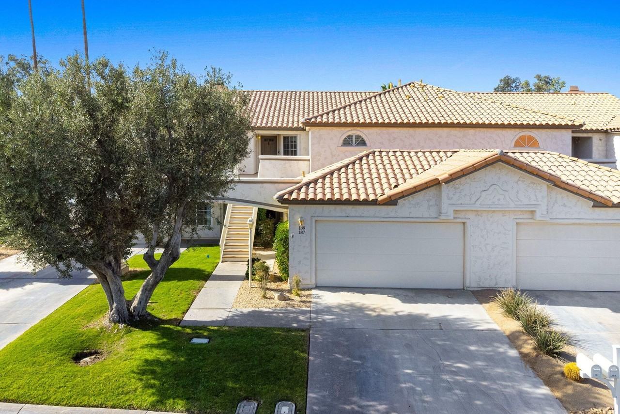 189 Desert Falls Cir - Photo 3 of 44