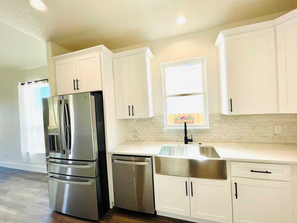 706 Cirrus Ln - Photo 6 of 18