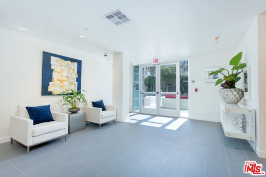 436 W VIRGIL unit: 313 #313 - Photo 6 of 15