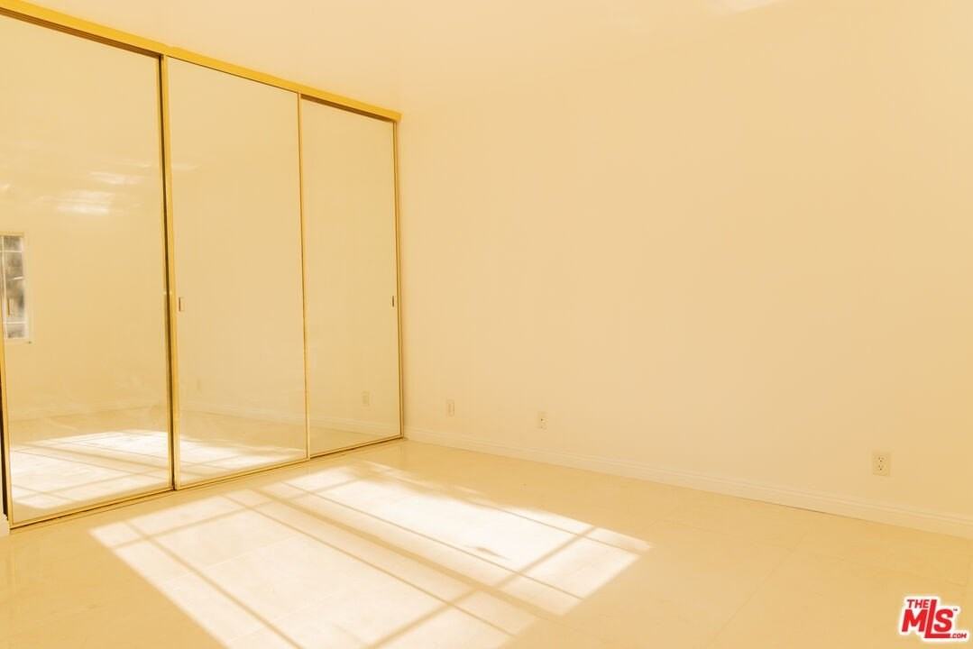 5604 Valley Circle Blvd - Photo 7 of 19