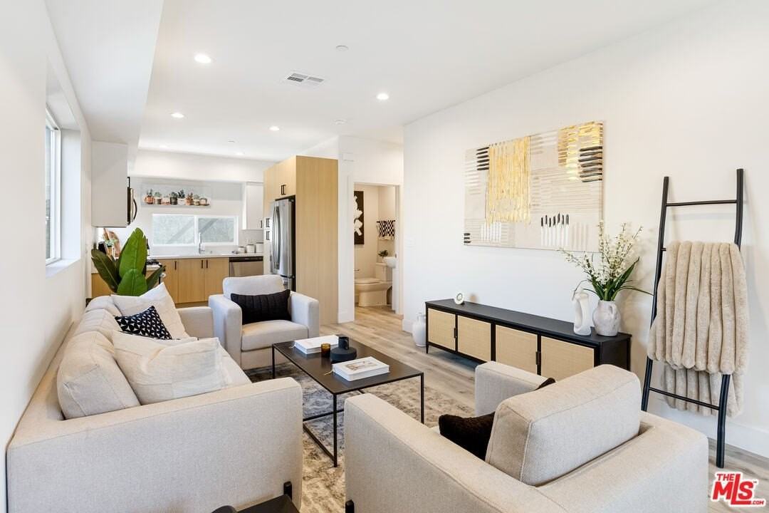 220 N Coronado St - Photo 3 of 18