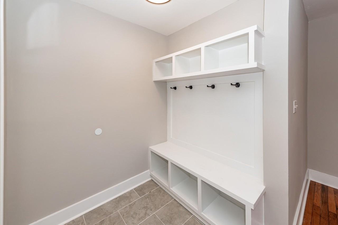 2322 Sorentrue Ave - Photo 4 of 23