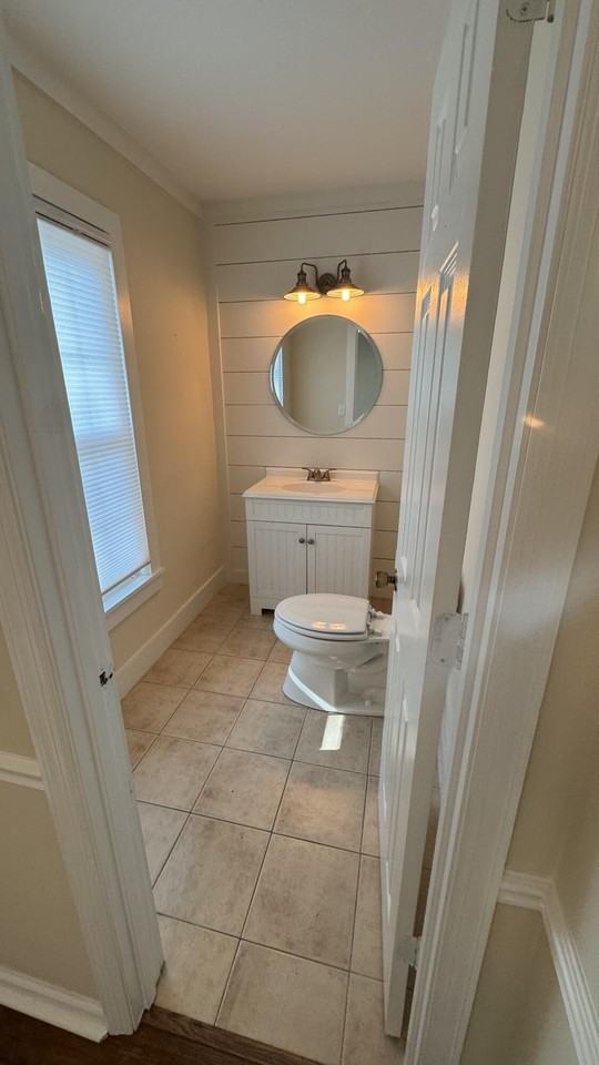 1024 Plantation Ct - Photo 4 of 35