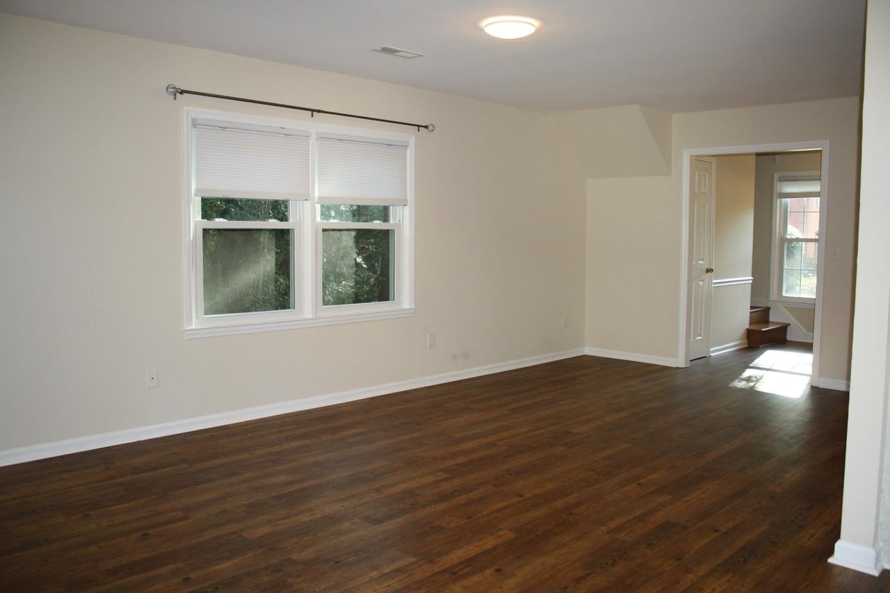 1024 Plantation Ct - Photo 6 of 35