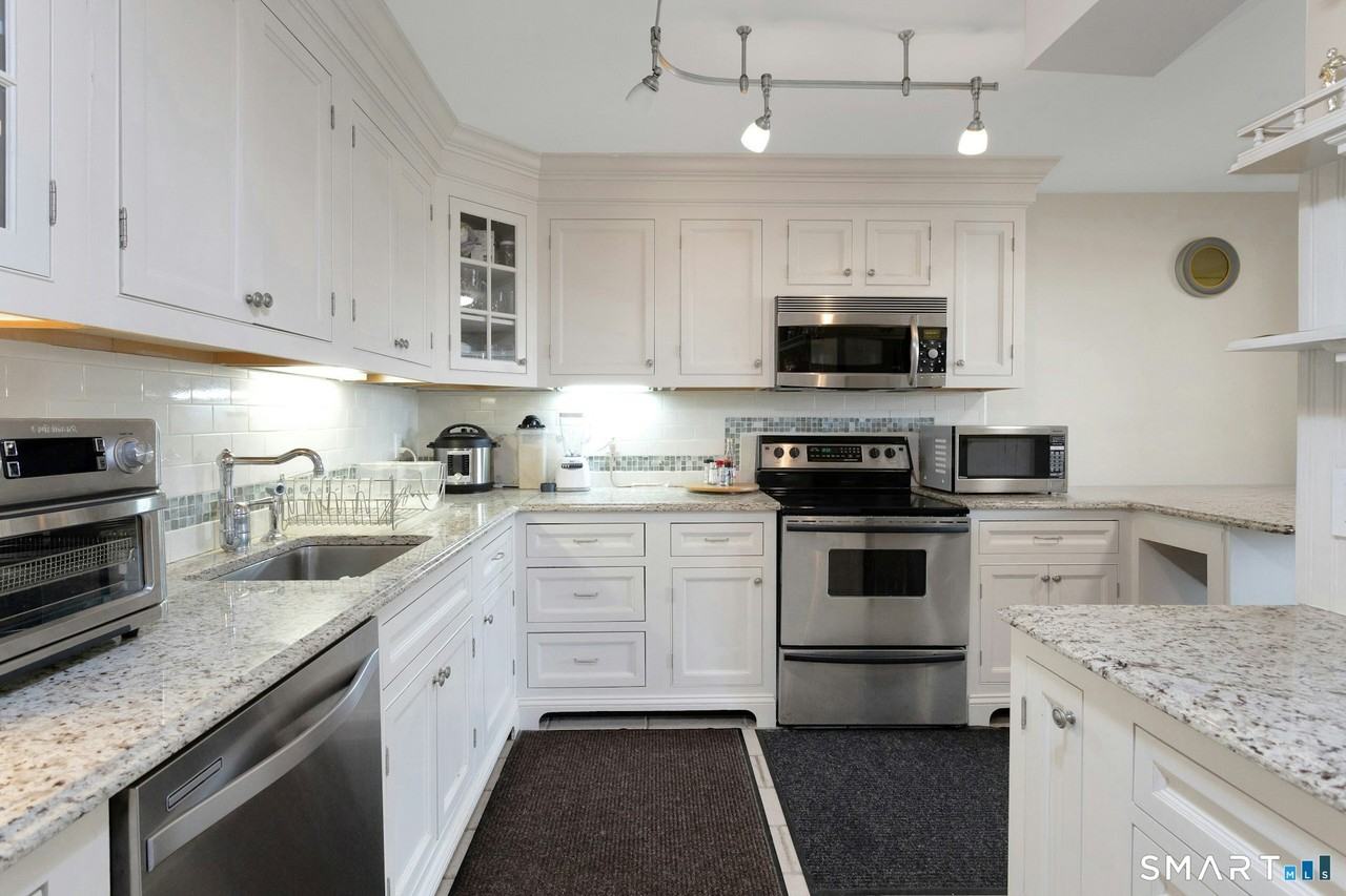 143 Hoyt St #5L - Photo 6 of 19