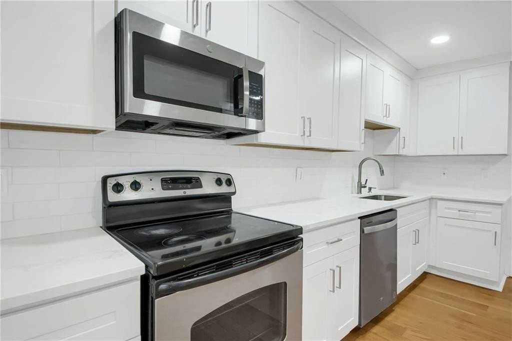 8 Huntington Place Dr - Photo 7 of 41