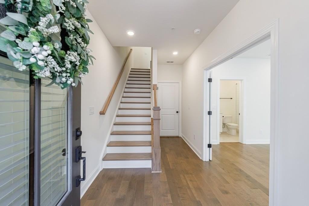 215 Midnight Oak Run - Photo 2 of 43