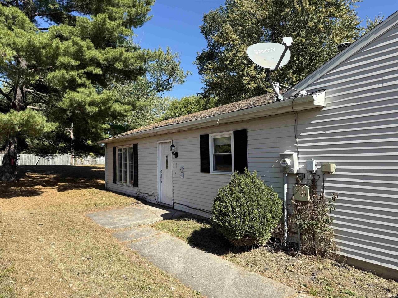 3333 Kendale Dr - Photo 2 of 11