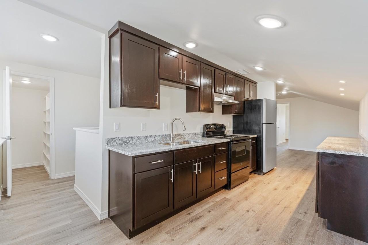 208 13th St Nw Apt C #C - Photo 5 of 15