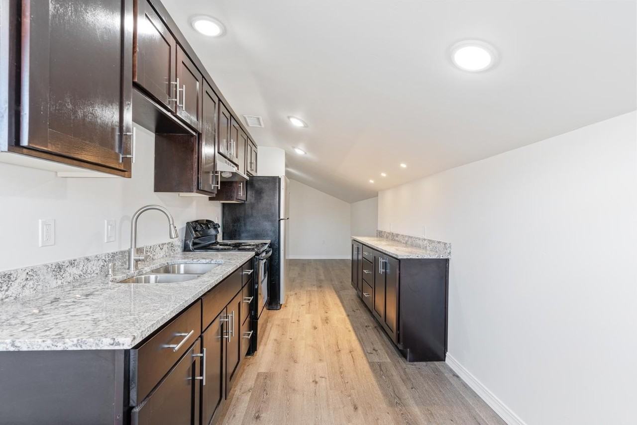 208 13th St Nw Apt C #C - Photo 6 of 15