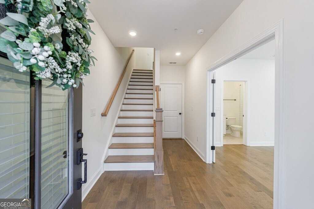 215 Midnight Oak Run - Photo 2 of 43