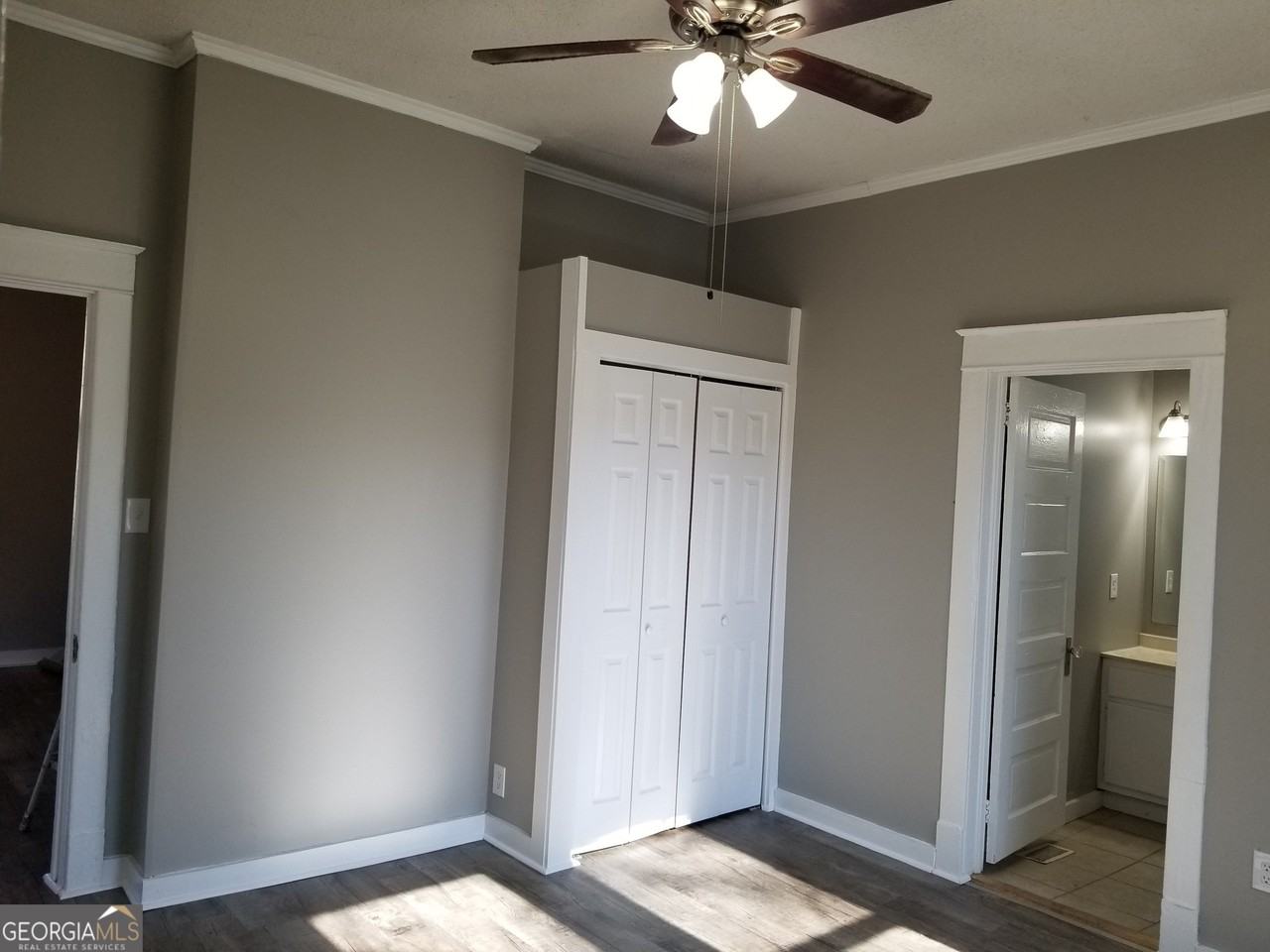 215 4rd - Shannon Street NE - Photo 6 of 12