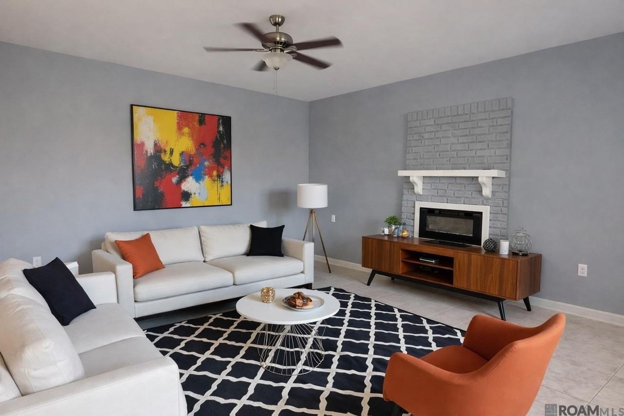 2165 General Beauregard Ave - Photo 2 of 15