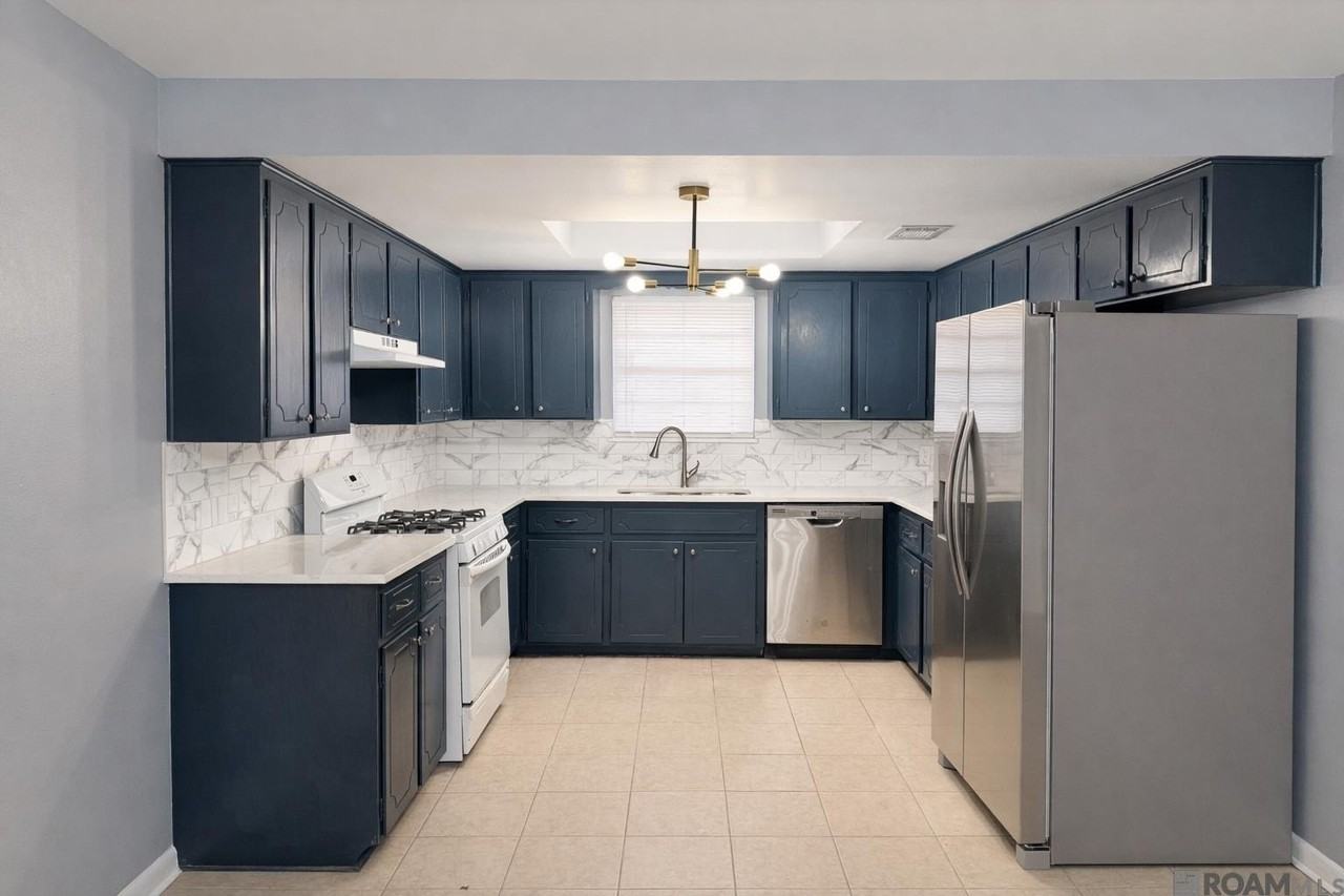 2165 General Beauregard Ave - Photo 3 of 15