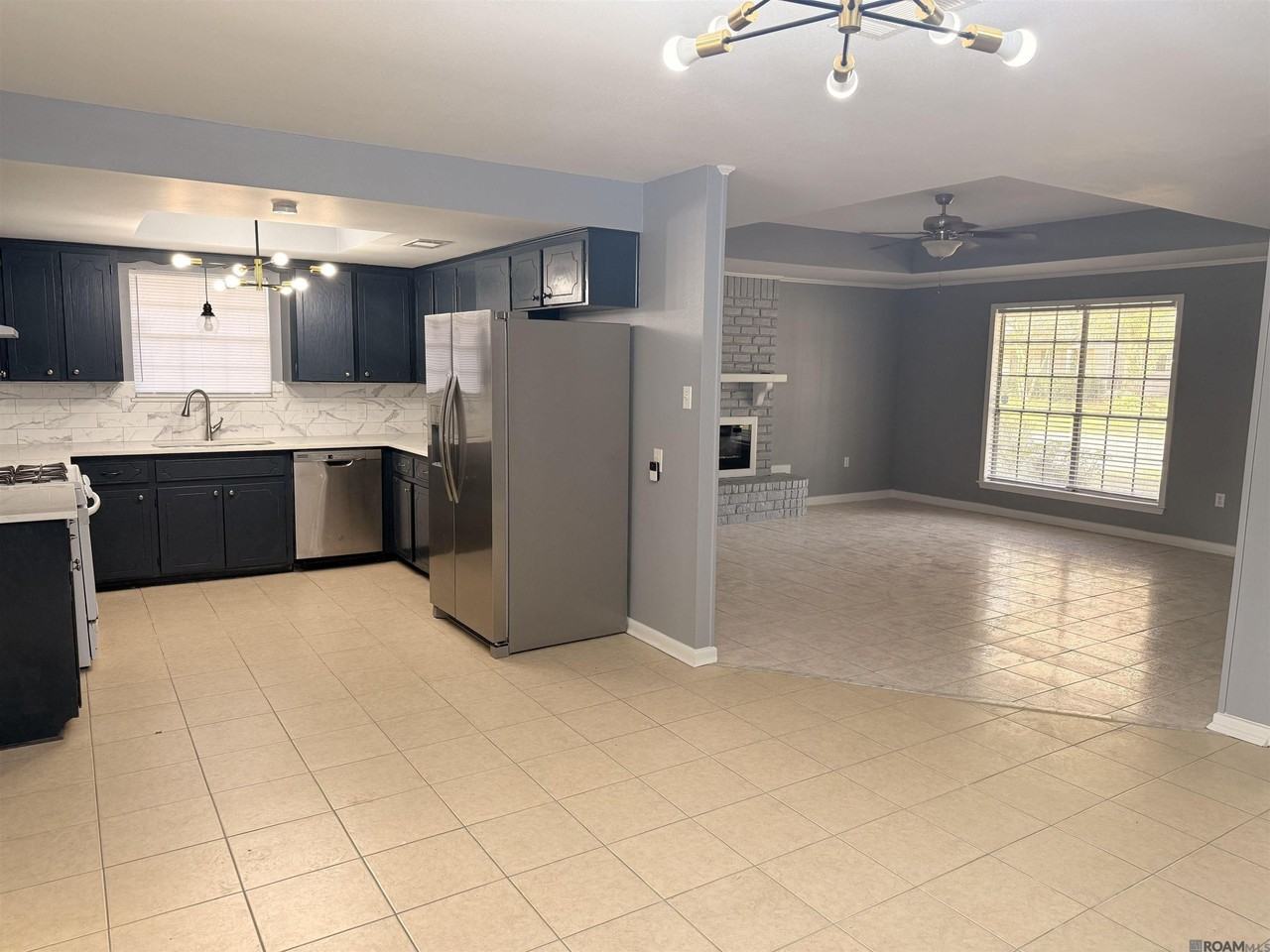 2165 General Beauregard Ave - Photo 5 of 15