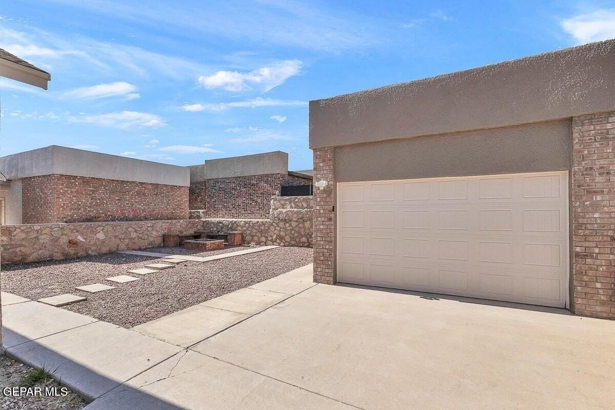 14349 Tobe Davis - Photo 2 of 19