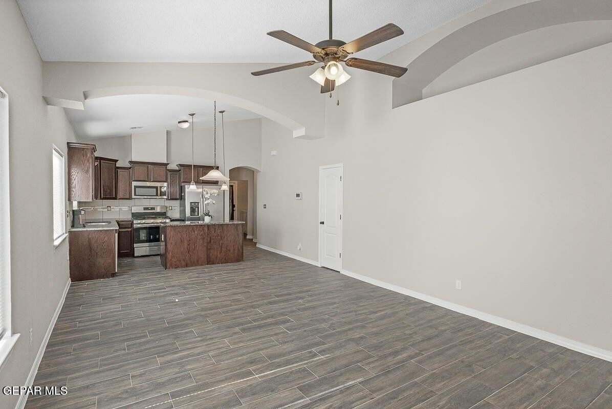 14349 Tobe Davis - Photo 4 of 19