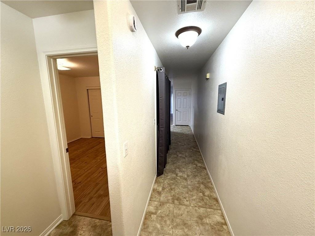 448 Comstock St - Photo 2 of 13