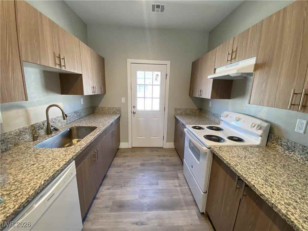 1390 Ogallala St #3 - Photo 5 of 11