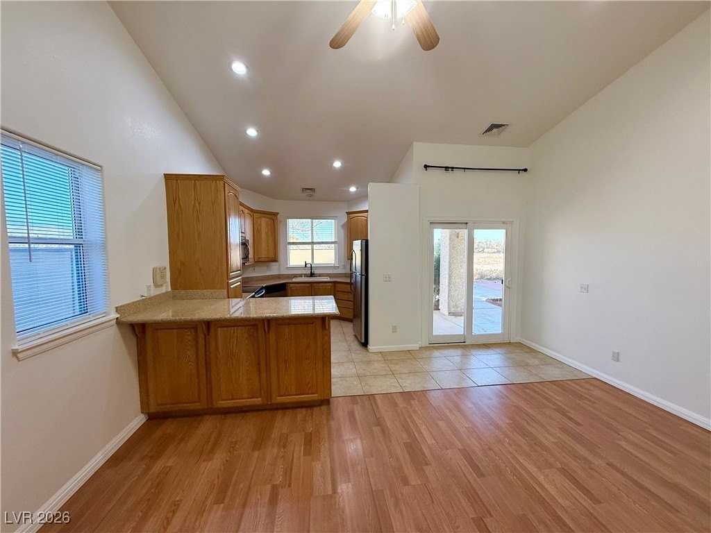 1721 S Blagg Rd - Photo 7 of 25