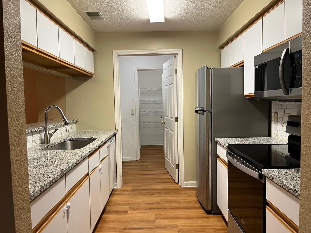 1755 Weatherstone Dr - Photo 3 of 18