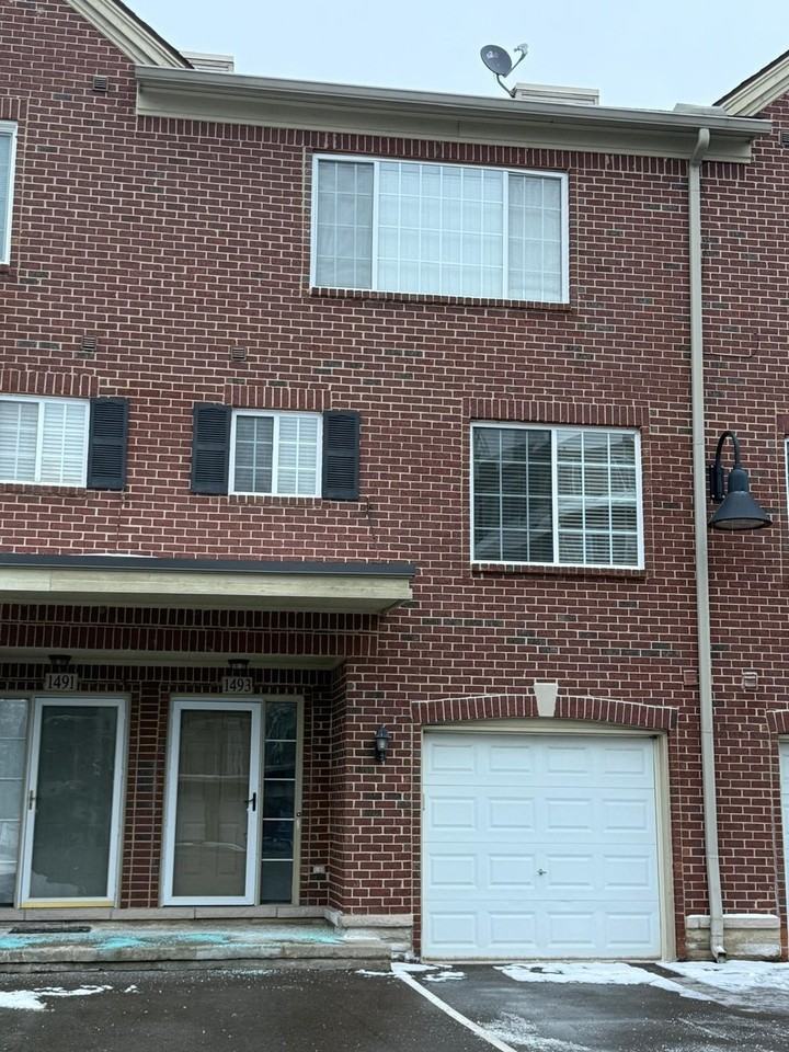 1493 Silverbrook Ridge Dr - Photo 2 of 33