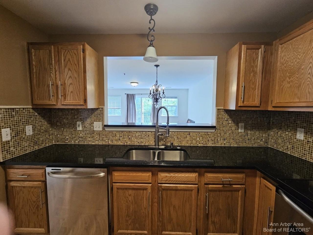 1493 Silverbrook Ridge Dr - Photo 4 of 33