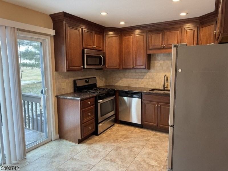 524 Cypress Ct - Photo 6 of 12