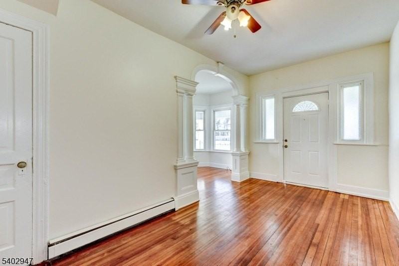 946 W 7th St #1 - Photo 4 of 14