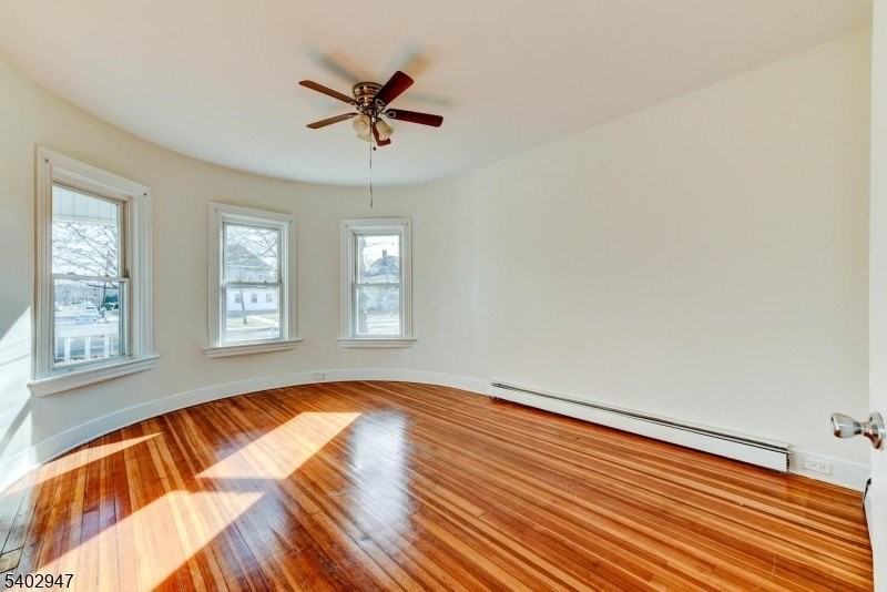 946 W 7th St #1 - Photo 5 of 14