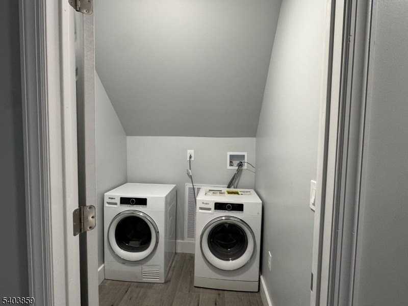 327 N Maple Ave #3 - Photo 7 of 9