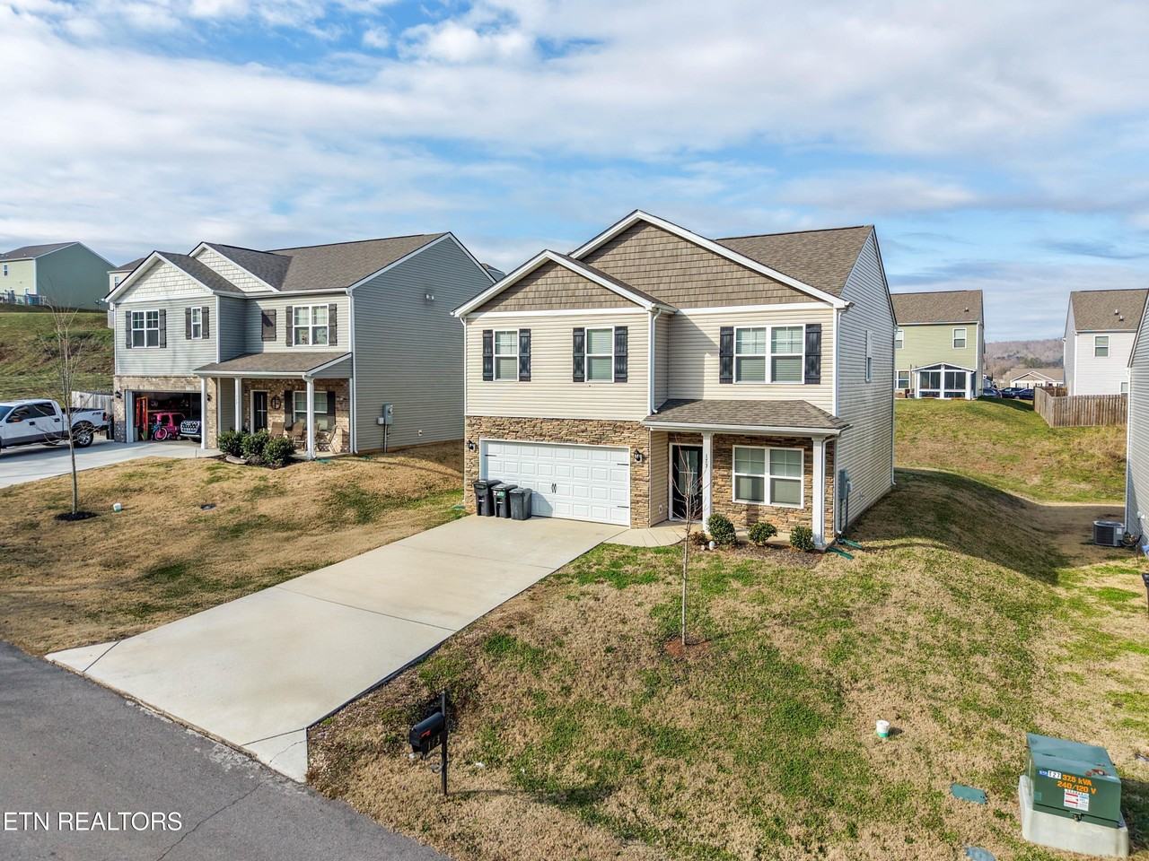 173 Ashe Ave - Photo 5 of 38