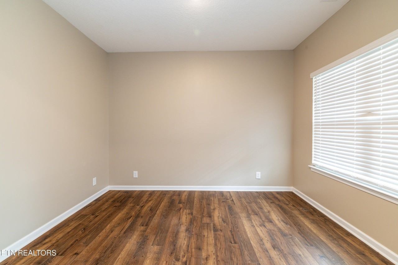 173 Ashe Ave - Photo 6 of 38