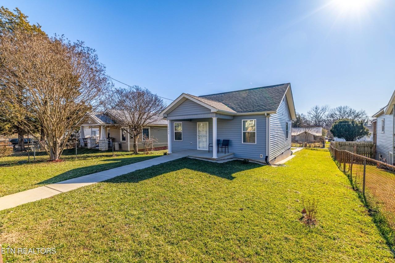 1732 Jourolman Ave - Photo 5 of 19