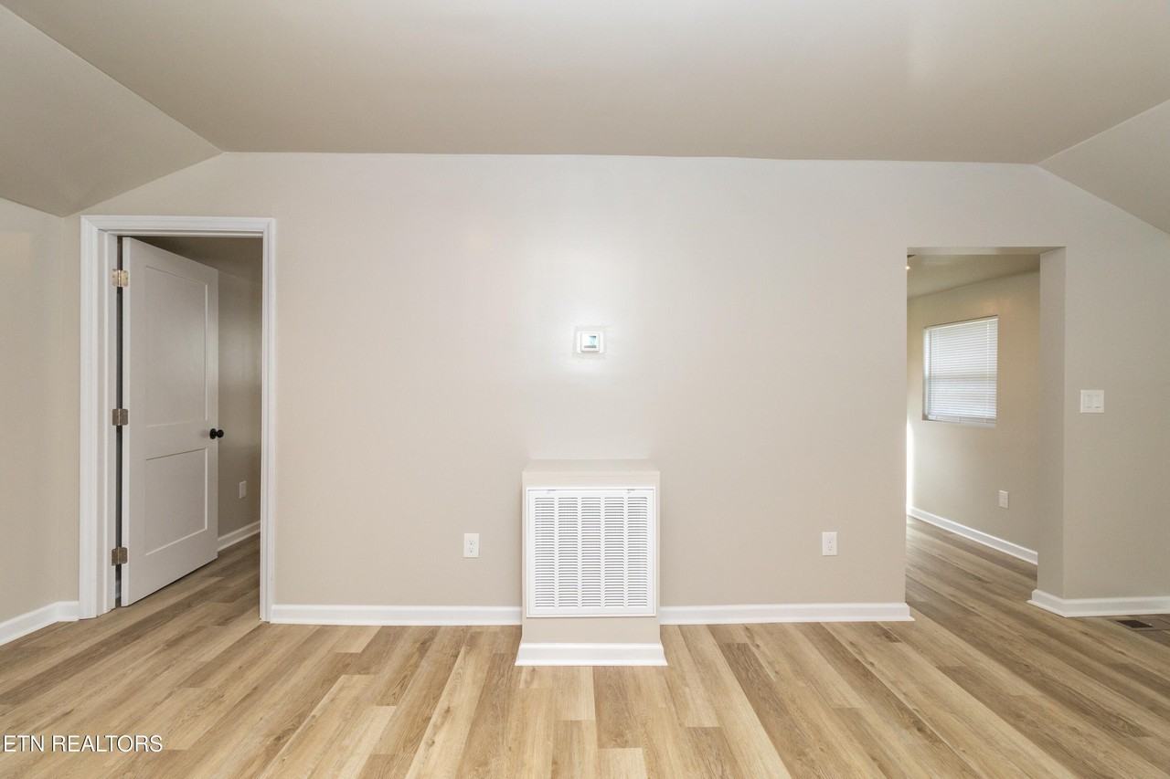 4910 Cleage St - Photo 6 of 41