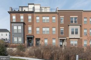 featured image of 14337 Potomac Heights Ln