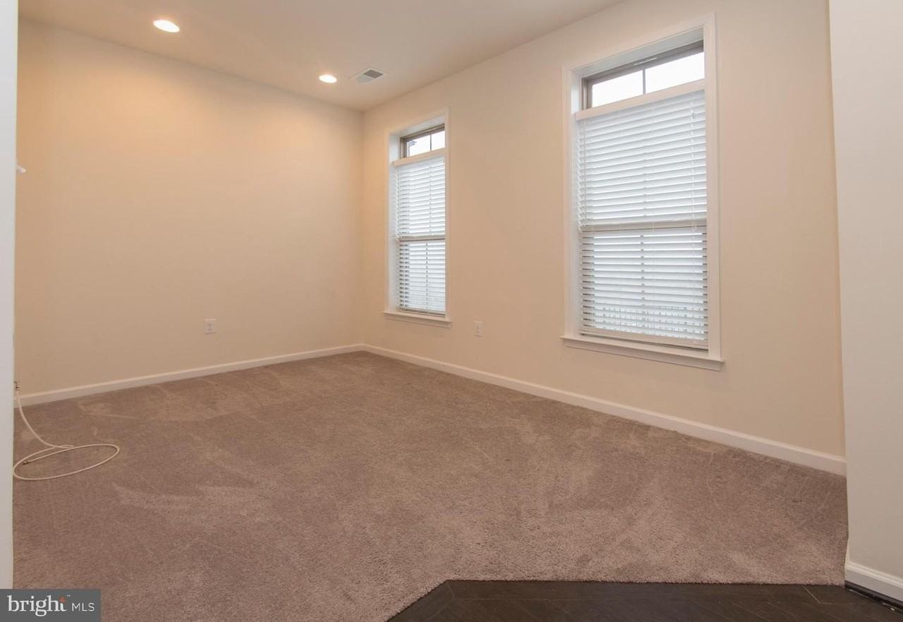 14337 Potomac Heights Ln - Photo 3 of 50