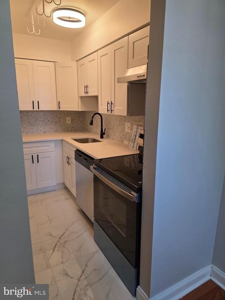 307 Arch St - Photo 2 of 9