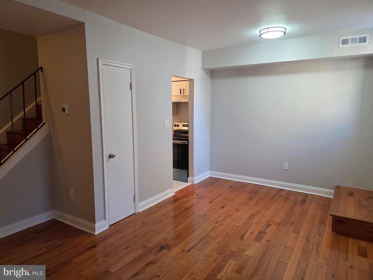 307 Arch St - Photo 5 of 9