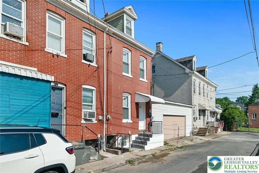 41 S Warren St - Photo 2 of 23