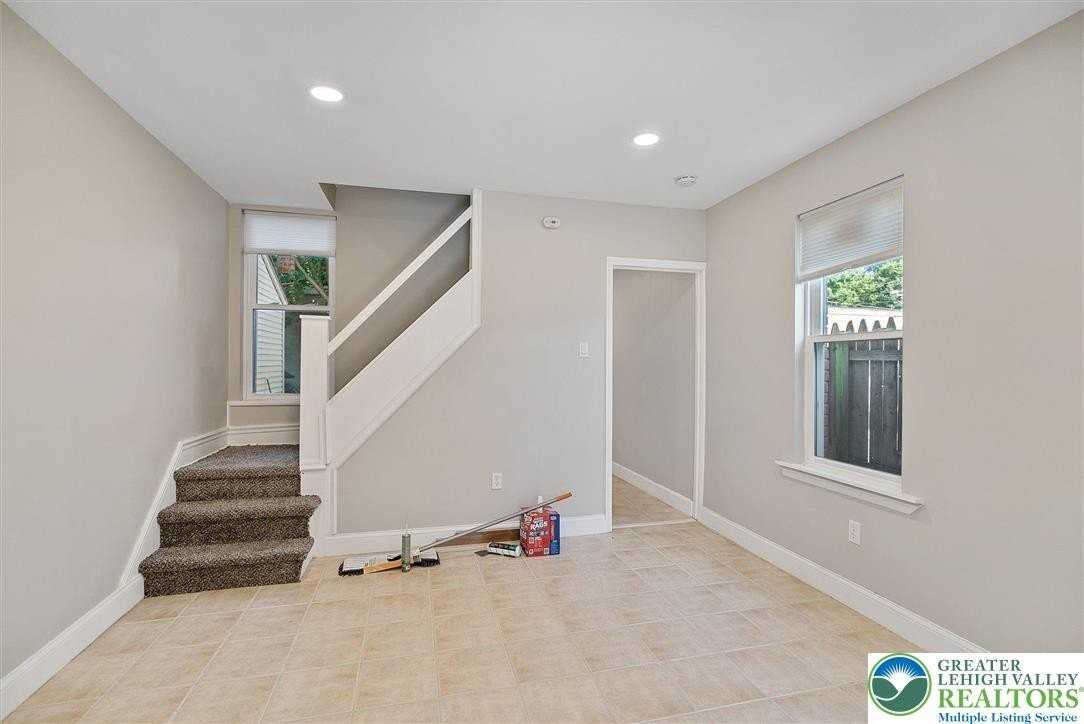 41 S Warren St - Photo 6 of 23