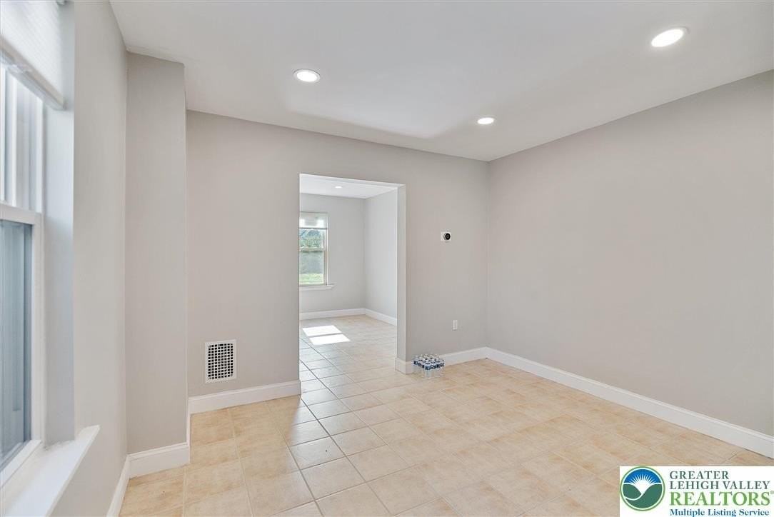 41 S Warren St - Photo 7 of 23